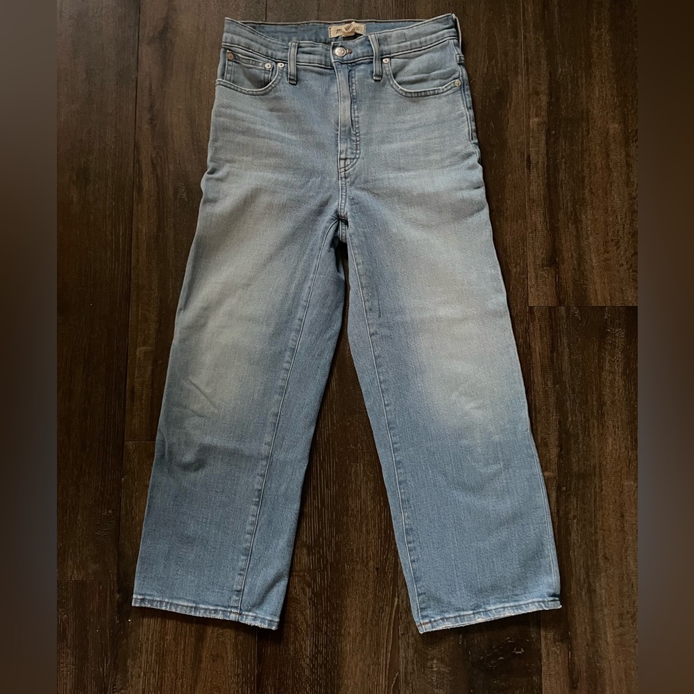 Slim wide leg crop jeans! Barely worn/like new